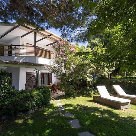 Lovely Villa 3 Min From The Beach Hanioti Buitenkant foto