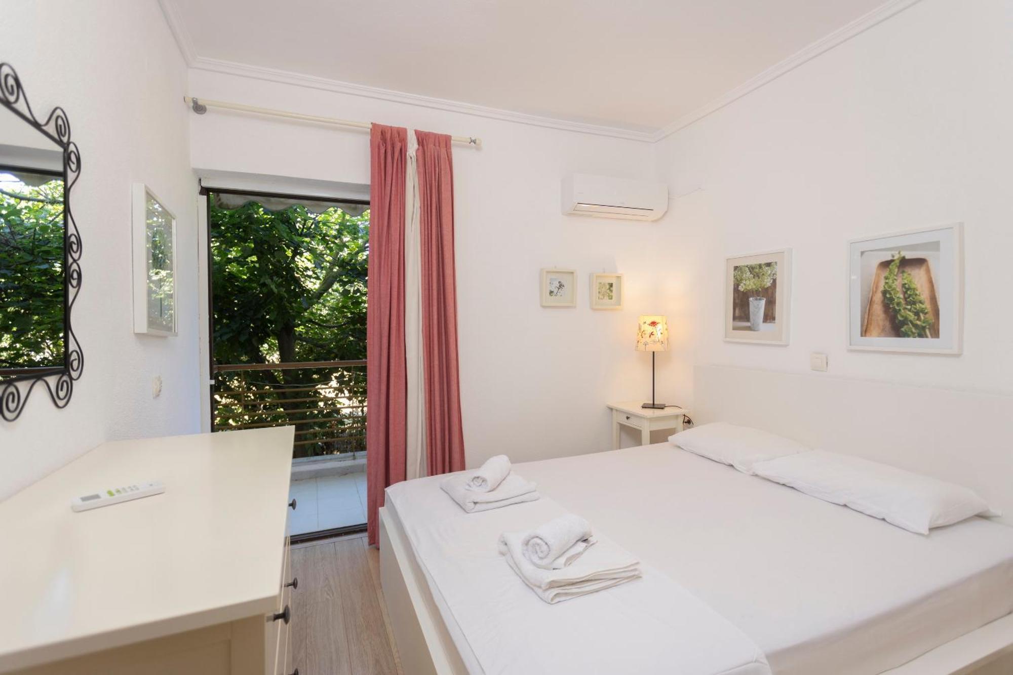 Lovely Villa 3 Min From The Beach Hanioti Buitenkant foto