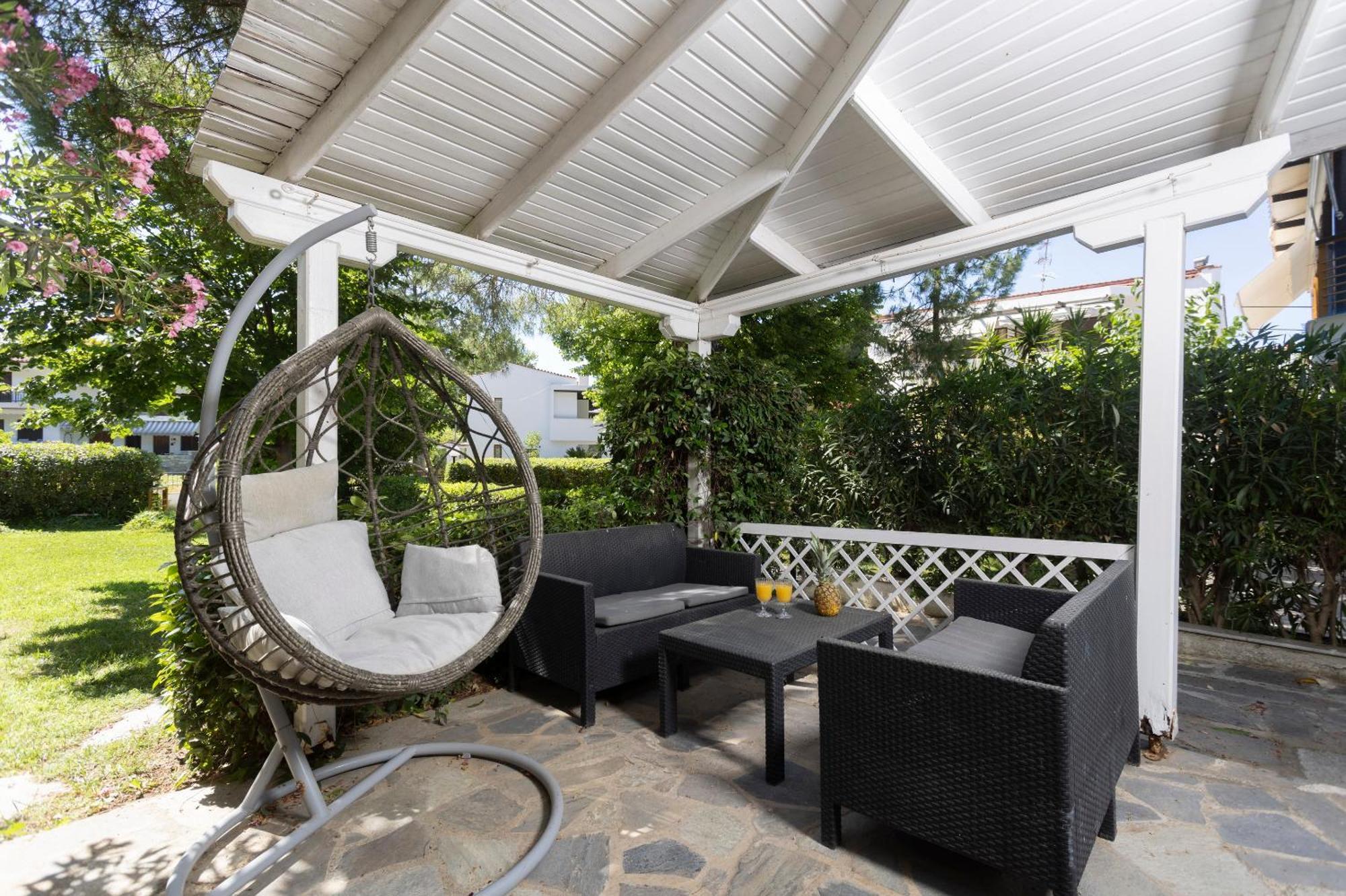 Lovely Villa 3 Min From The Beach Hanioti Buitenkant foto
